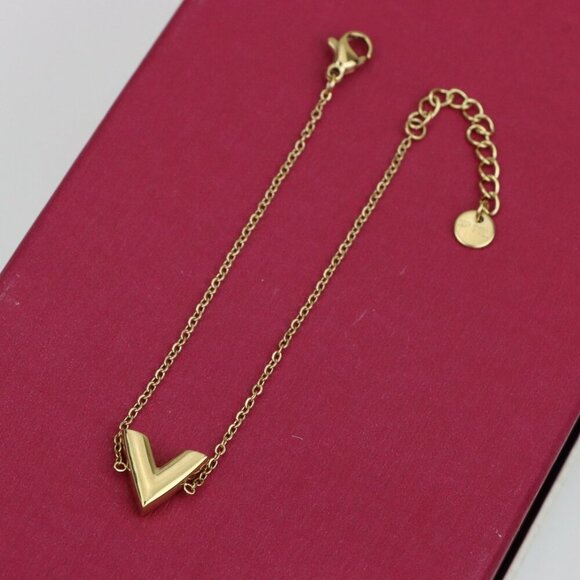 Yellow Gold Plated Chevron V Shape Charm Bracelet Adjustable, XPBL0624 - Picture 12 of 12